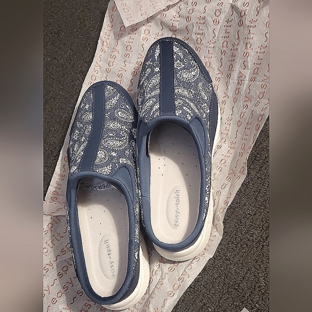 Women easy spirit shoe 9.5